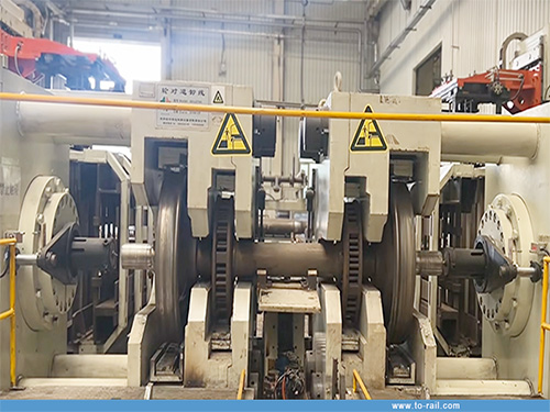 Dual-cylinder Wheel Set Disassembly Machine